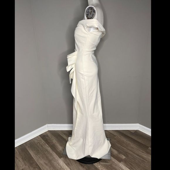 NWT Chiara Boni La Petite Robe Radoslava Off-The-Shoulder Wrap Gown SIZE 2 $1090 - Picture 10 of 11